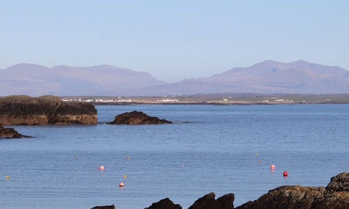 Rhoscolyn Cabaña | CASA TYMYNYDD, admite mascotas en Rhoscolyn, Ref 1009088