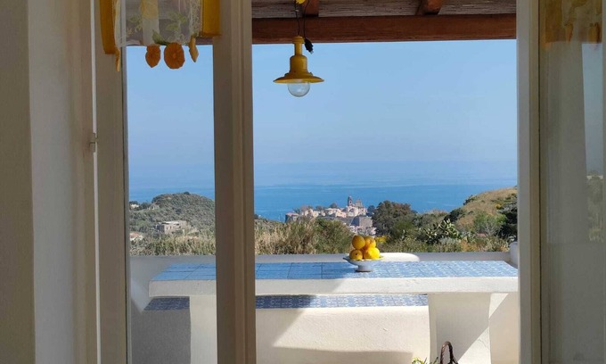 Lipari Villa | Typical Aeolian house surrounded by Mediterranean nature