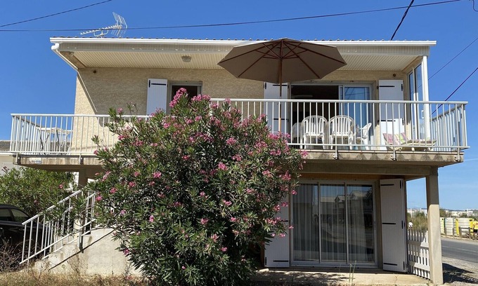 Ilot 10 Chalet De Esquí | Typical air-conditioned chalet for 6-8 people located 150m from the beach