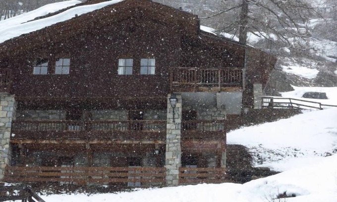 Les Brevieres Chalet De Esquí | chalet de lujo con una hermosa vista y el encanto de la madera y la piedra