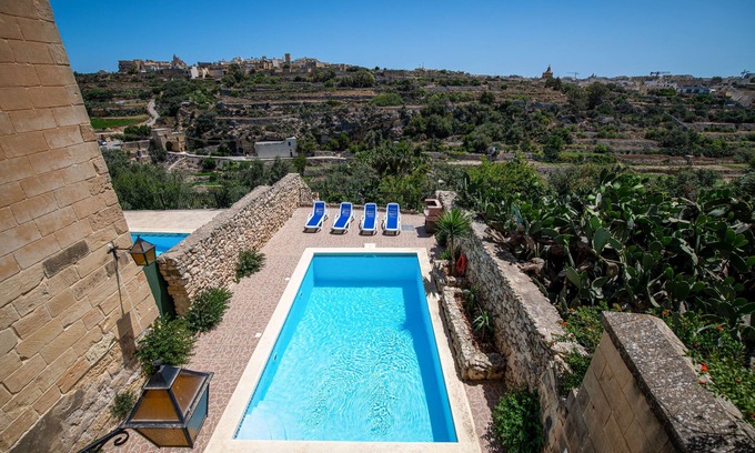 Kercem Otro | Típica casa de campo de elección con piscina, vistas y A / C.