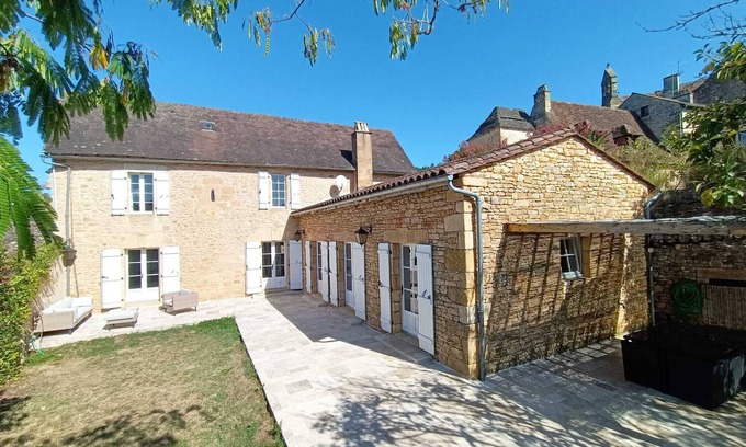 Saint-Andre-dAllas Casa | Typical house with swimming pool near Sarlat