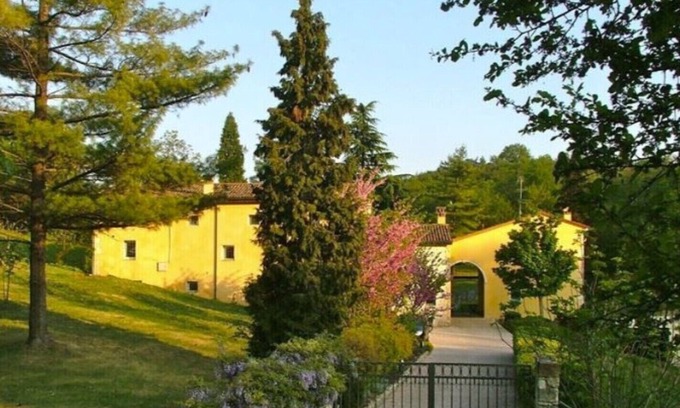 Castegnero Cabaña | CASA TIPICA EN LAS COLINAS BERICAS -Villa Dolina-