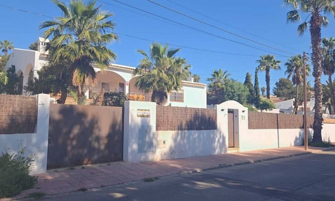 Cunit Casa | Typical ibiza-style family villa with large swimming pool 15 mn from Sitges