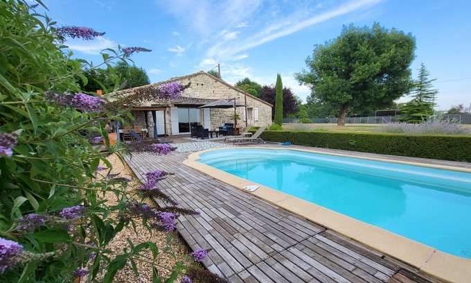 Montaigu-de-Quercy Casa | Típica casa quercy en un nivel con piscina climatizada
