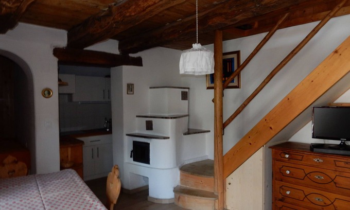 Sarentino Cabina | Typical South Tyrolean vacation cottage with garden and terrace
