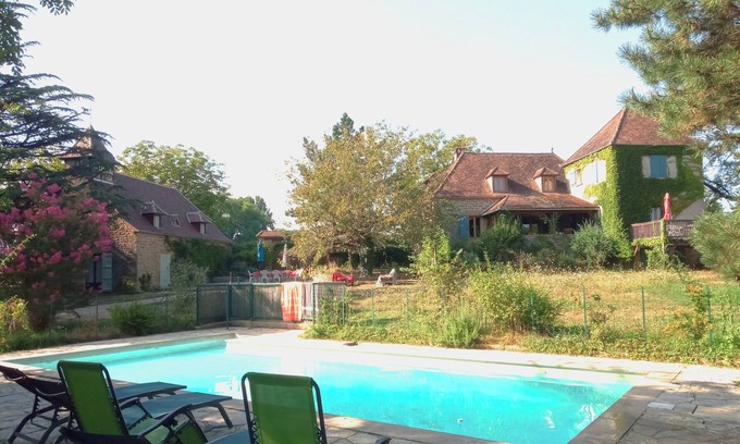 Miers Otro | Typical stone houses with pool surrounded by beautiful countryside