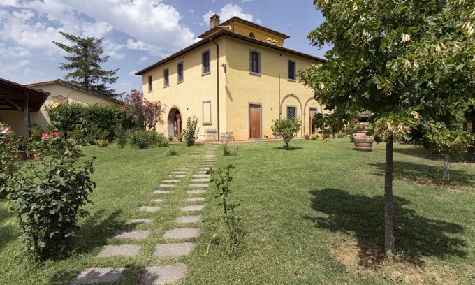 Cortona Villa | La antigua villa Leopoldina en el corazón de la Valdichiana, Cortona, se encuentra a pocos kilómetros de distancia. 16 camas, más
