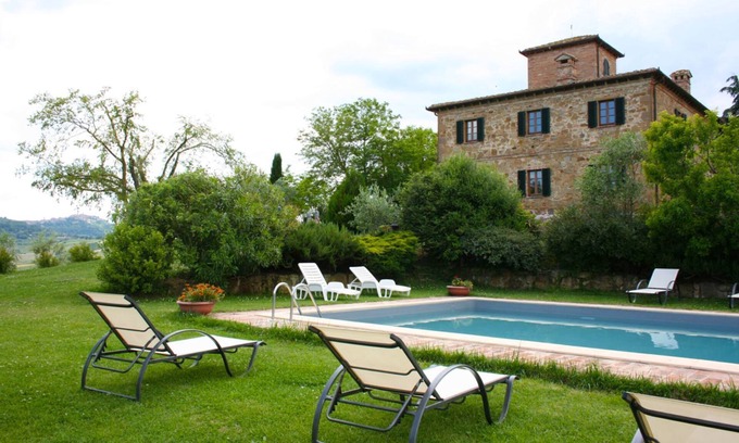 Montepulciano Villa | Villa de piedra con jardín privado y piscina, internet wi-fi. Tranquilo y panoramico. Montepulcia