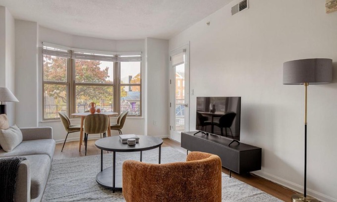 Cardozo Apartamento | U Street 1br w concierge wd nr nightlife WDC-727