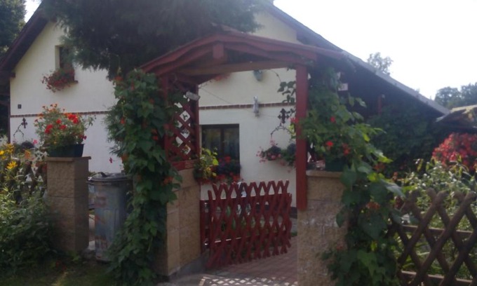 Jablonne v Podjestedi Casa | U Tří Koček