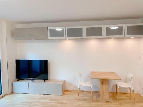 Kaisermuhlen Apartamento | U1 Alte Donau old Danube city apartment 2