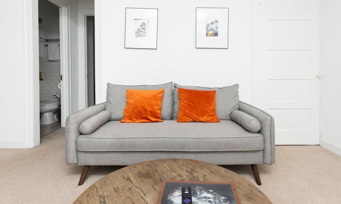East Hyde Park Apartamento | UChicago, Shops + Eats, Lake | Gym + W&D | Zencity