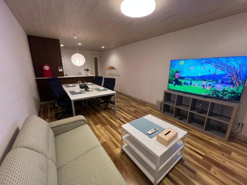 Uchi Machi Apartamento | uchimachi301 しげの里リノベーション94平方メートルJR高松駅14分ことでん片原町駅3分メゾネットペントハウス