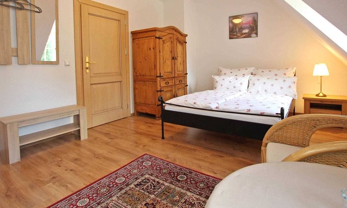 Hohenlychen Apartamento | Holiday room UCK 1122 - propiedad de vacaciones directamente en el Zenssee Lychen UCK 1120