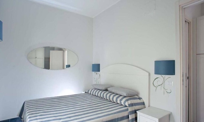 Villammare Apartamento | Ulivo Apartment in the Residence le Ruve Bianche with swimming pool and private beach