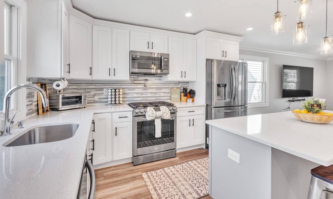 Lake Como Casa | Ultimate Belmar Beach Getaway - Sleeps 10 by RedAwning
