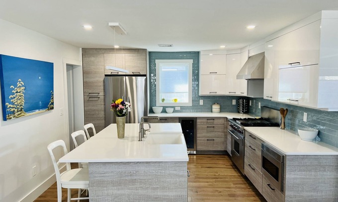 Asbury Park Casa | Ultimate Coastal Getaway! New 3 BR - 3 BA Escape!