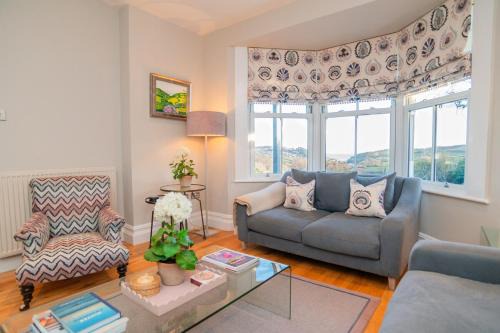 Kingsbridge Casa | Ultimate Coastal Luxury - 5 Bed, Spacious, Parking, Hot Tub