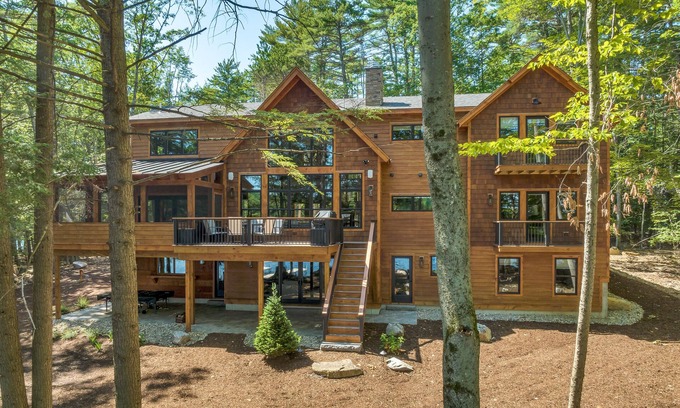 Moultonborough Casa | Ultimate luxury experience on Winnipesaukee Sleeps 18 Huge Beach