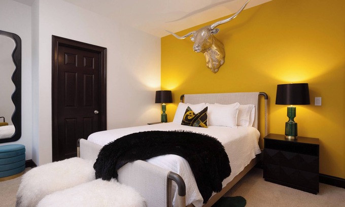 Willard Casa | Ultimate Luxury Getaway in NC - Sleeps 12, Spacious Estate on Picturesque Farm!