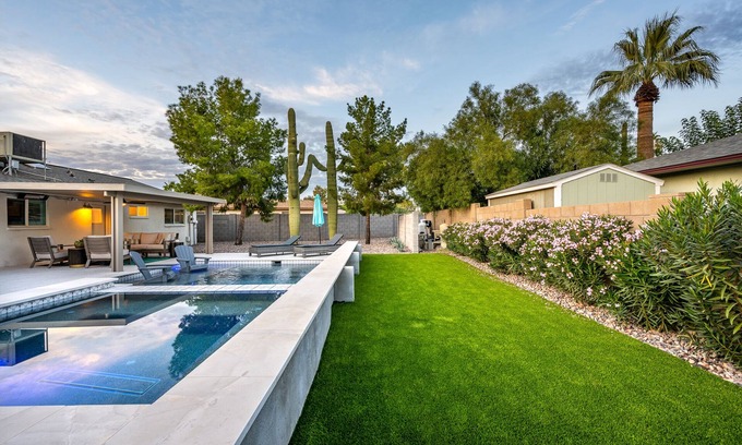 Scottsdale Highlands Casa | Ultimate Old Town Oasis, Private Patio, Pool & Spa; Bikes & EV Charger+pet!