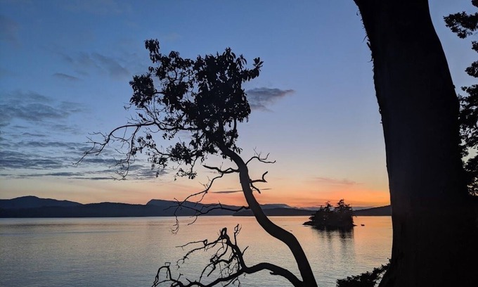 Pender Island Casa | Ultimate Waterfront Glamping Escape: Unforgettable Group Retreats, Pender Island