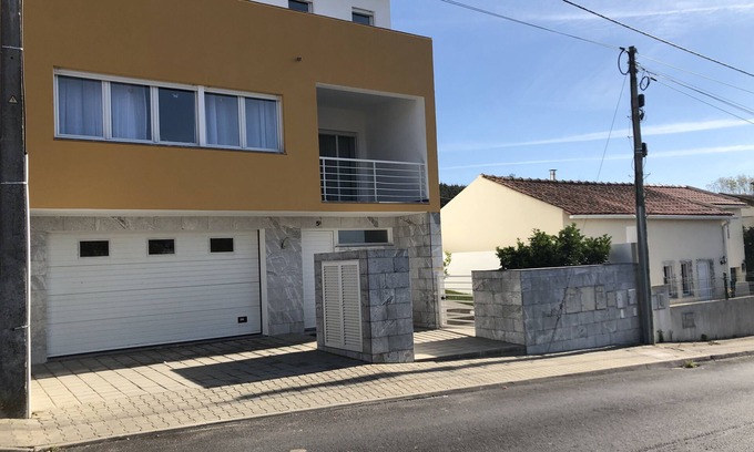 Lourinha Casa | Ultra complete house with garden and barbecue, garage - 6 km from the beaches