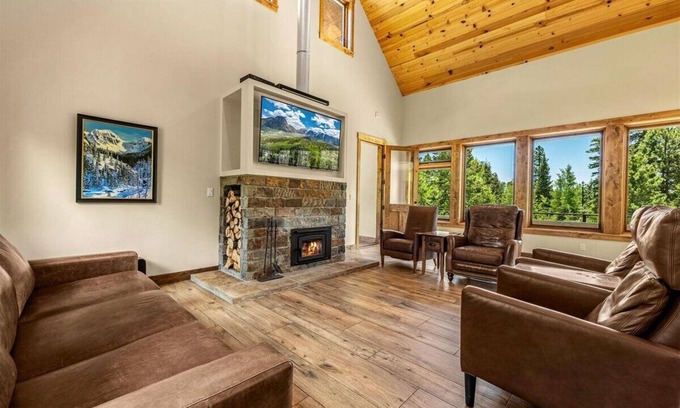 Columbine Lake Casa | Ultra Green Modern Mountain Home