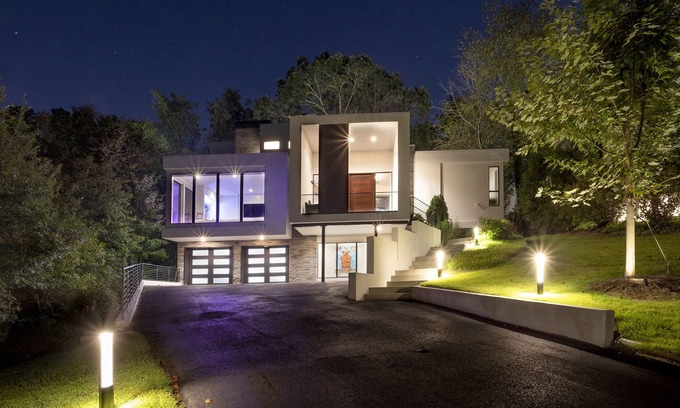 Lavista Park Casa | Ultra Modern Home With A Pool