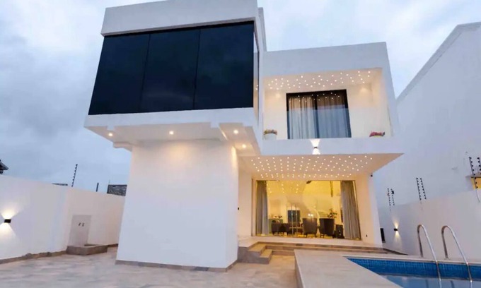 Santeo Casa | Ultra Modern Luxurious 3Bedroom Townhouse.