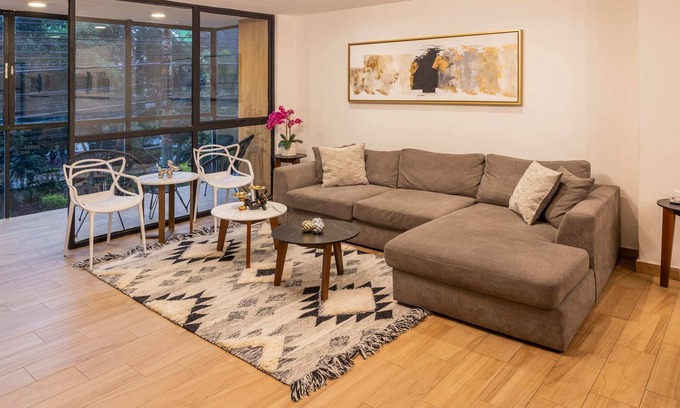 Los Morales Apartamento | Ultramod Polanco Stay, TVs & Desks in Each Room!