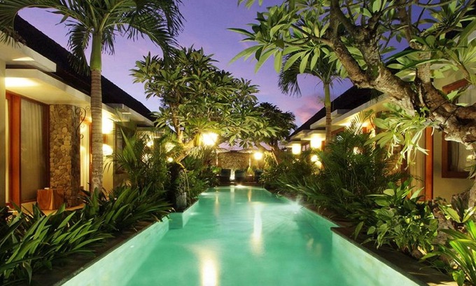 Sunset Road Hotel | Uma Karan
