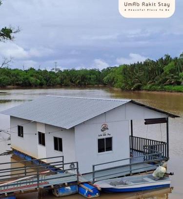 Gua Chalet De Esquí | UmAb Rakit Stay Raft House