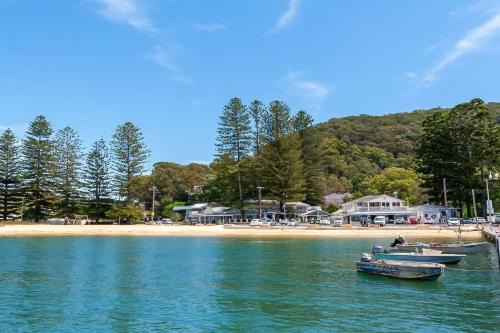 Umina Beach Casa | Umina Myrtle Bungalow Sleeping 4 Guests