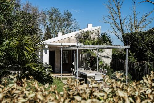 Arles Casa | Un Cabanon en Camargue