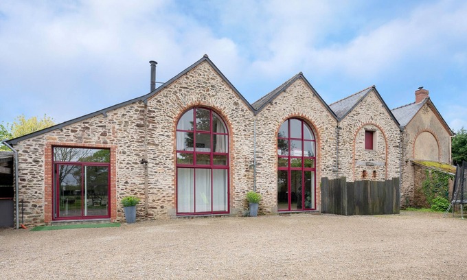 Saint-Gildas-des-Bois Cabaña | Una casa de campo para una gran reunión