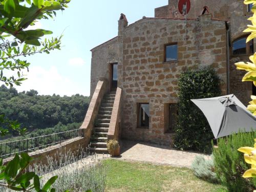 Pitigliano Cama Y Desayuno | Un giardino nel tufo