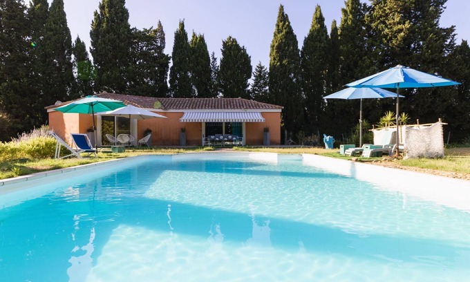 Chateaurenard Casa | Un petit coin de paradis by Interhome