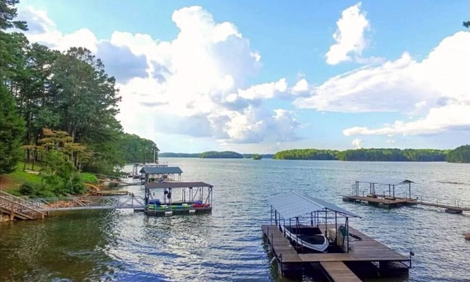 Buford Casa | Unbeatable lake location - best marina and unique sandy shore with dock