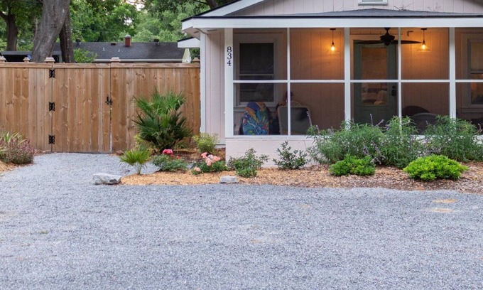Mount Pleasant Casa | Unbeatable Location - Beaches & DT - Kid Friendly