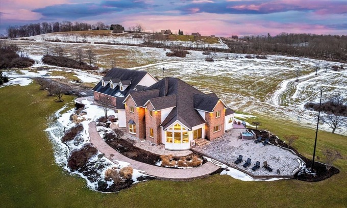 Wellsboro Casa | Unbeatable View, Pickleball, Hot Tub, Arcade, Pond