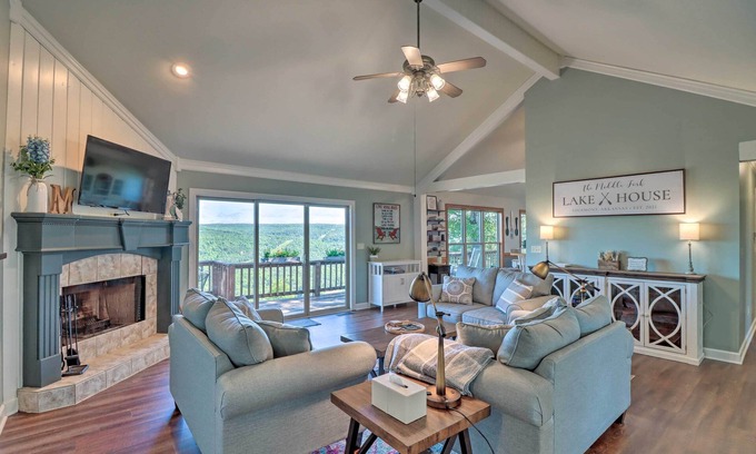 Edgemont Casa | Unbeatable Views on Greers Ferry Lake-Spacious-Peaceful-Serene-Family Friendly