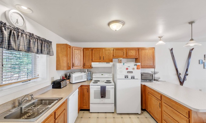 North Creek Casa | Uncas 16n - Spacious & Scenic Townhome 2 Bedroom Townhouse by The Summit at Gore Mountain