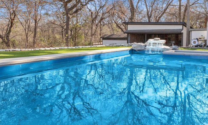 Dallas Casa | Uncommon Grounds Estate