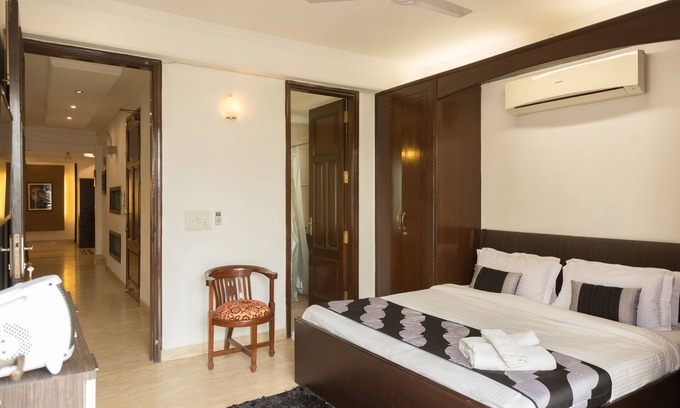 Hauz Khas Village Cama Y Desayuno | Under My Roof - Classic