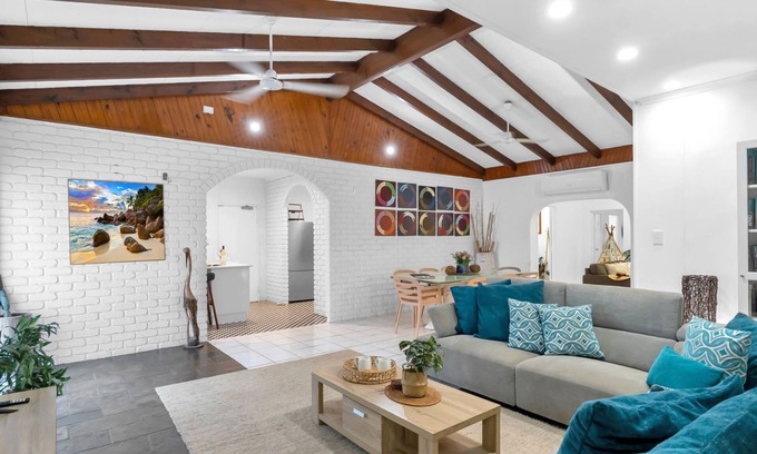Trinity Beach Casa | Under the Mango Trees