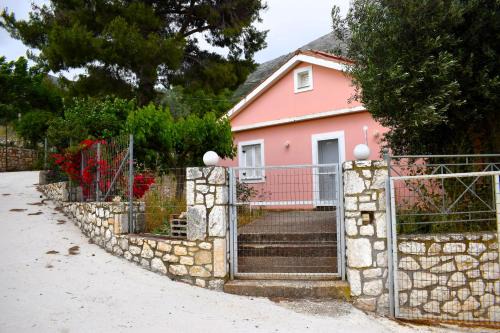 Dhrakata Casa | Under the pine tree