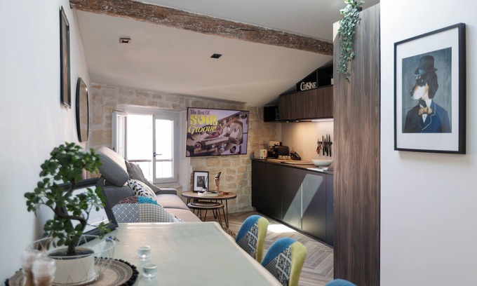 Antibes Old Town Apartamento | Under the roofs of old Antibes