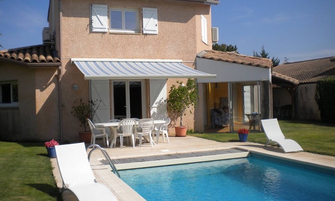 Saint-Simon Casa | Casa y la piscina bajo el sol Toulouse